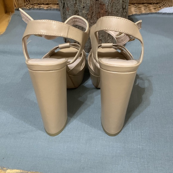 Felipe Riviera Tan Heels. Size 7” - Picture 3 of 12